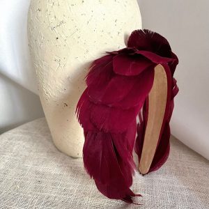 DIADEMA PLUMAS VINO