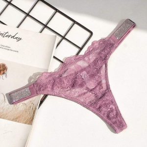 Tanga de encaje con cristales